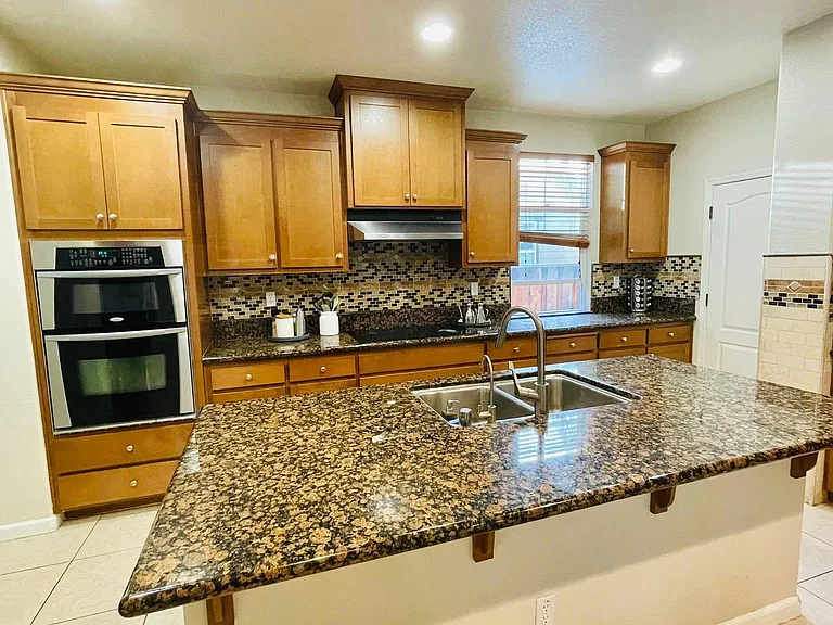 381 W Alameda Dr — Photo 29