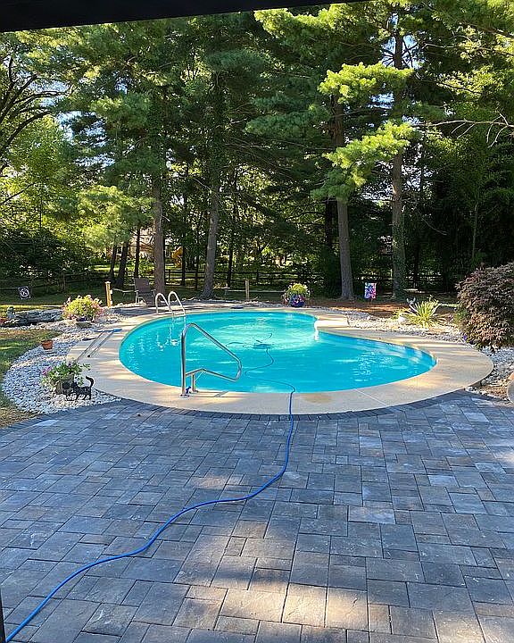 2nd image of 816 Diane Dr
