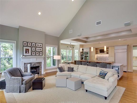 5th image of 44 Hearthwood Dr