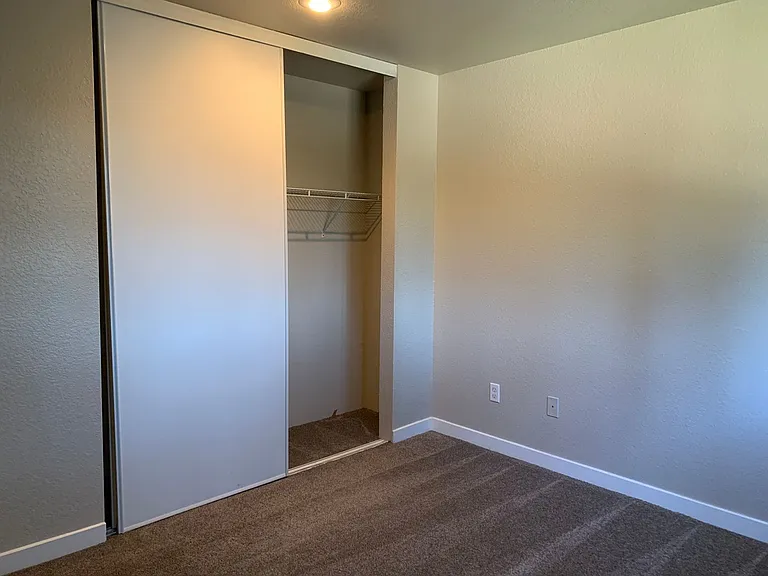Signature Apartments — Photo 16