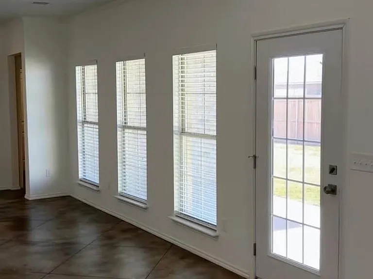 10604 Stone Meadow Dr — Photo 3