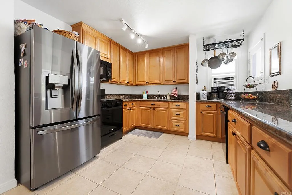 Building Photo - 4067 Clairemont Dr
