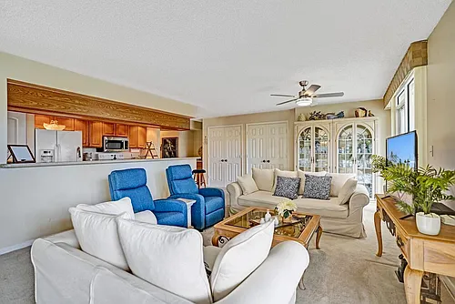 107 Half Moon Cir #H1 Photo 1