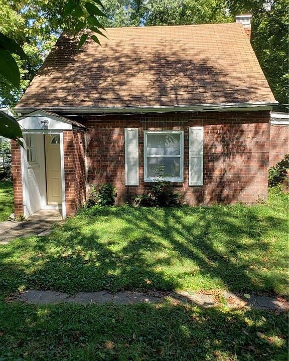 1st image of 3307 1/2 N Hovey St