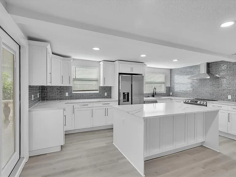 6008 N Tampa St — Photo 10