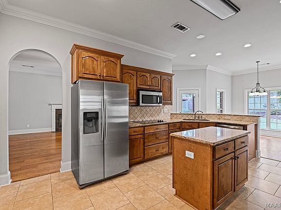 4th image of 1694 Pebble Creek Dr