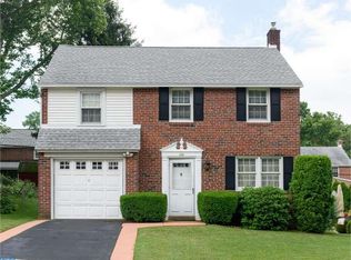 220 Flintlock Rd, Drexel Hill, PA 19026