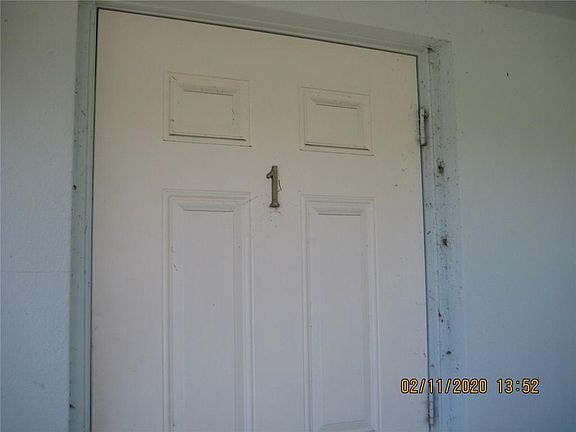 2nd image of 706 19th St APT 1