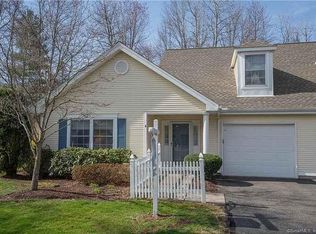4 Eaton Cir, West Hartford, CT 06117