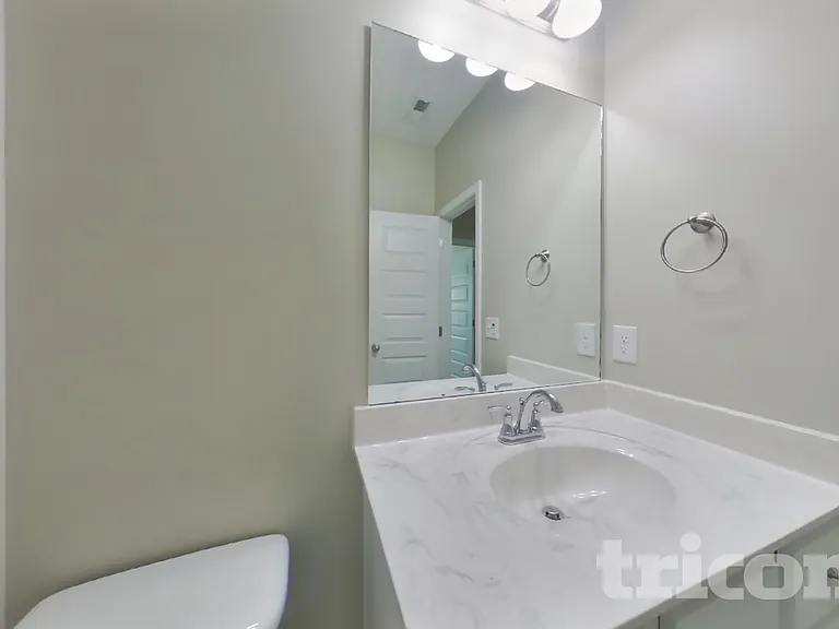 1016 Cyril Dr — Photo 16