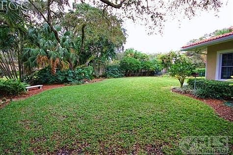 SIDE YARD