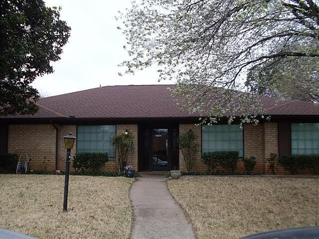 1st image of 1800 Queensborough Dr