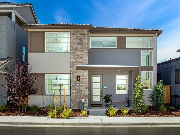 A unique new home destination nestled along the Napa River, RiverSound provides residents with an un