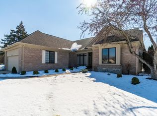 12027 Sycamore Lakes Ct, Fort Wayne, IN 46814
