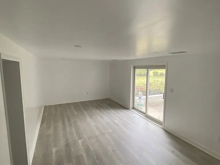 7290 Glenshire Rd — Photo 8