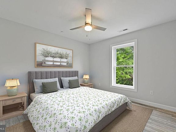 4th image of 3390 Jefferson Pond Rd