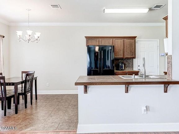 5th image of 1043 Bridgetowne Ln