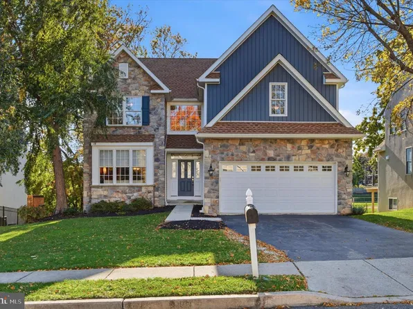 112 Ceton Ct, Broomall, PA 19008