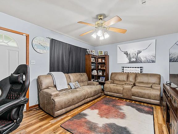 3rd image of 4620 Lane Ave