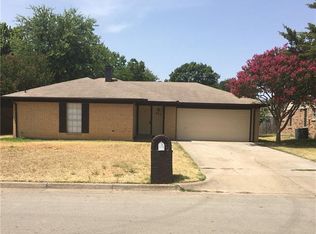 453 NW Charlyne Dr, Burleson, TX 76028