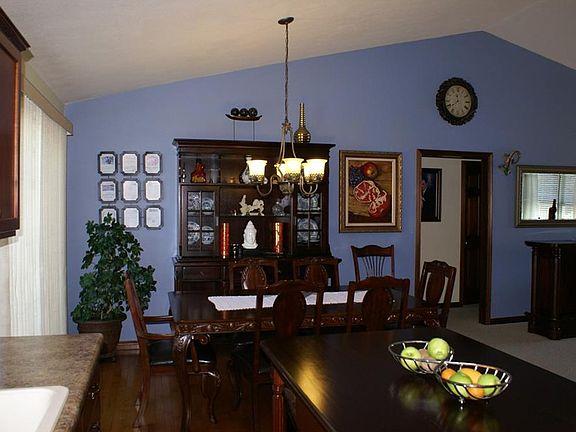 4th image of 1619 N Oakmont Ave