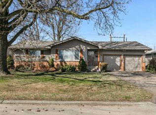 2831 S Stewart Ave, Springfield, MO 65804