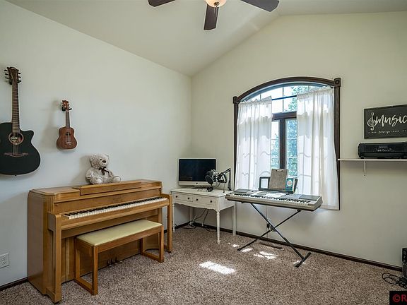 4th image of 209 Creekside Dr