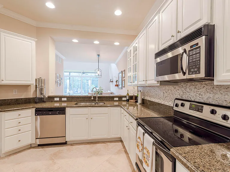 106 Renaissance Dr — Photo 14