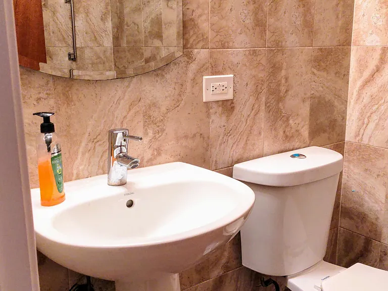 Bathroom. Image 3.