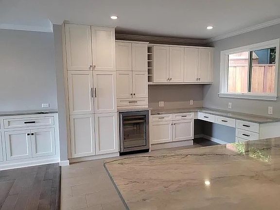 3rd image of 1172 Park Pacifica Ave