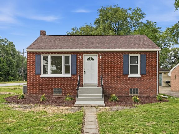 2nd image of 3050 W 39th Pl