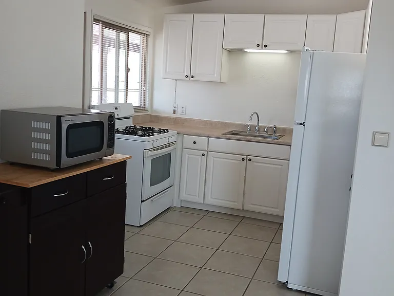 KITCHEN WITH NEWER CABINETS