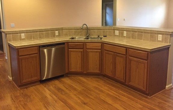 5th image of 1711 Belvedere Way