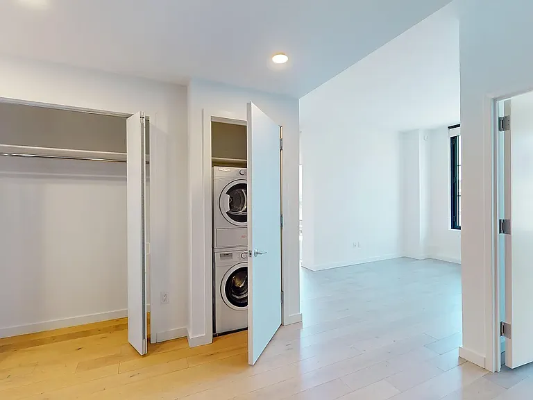14474 Northern Blvd #PHM — Photo 10