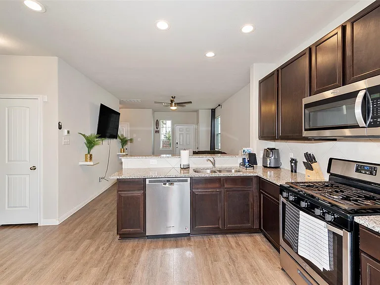 3544 Wooded Ln — Photo 7