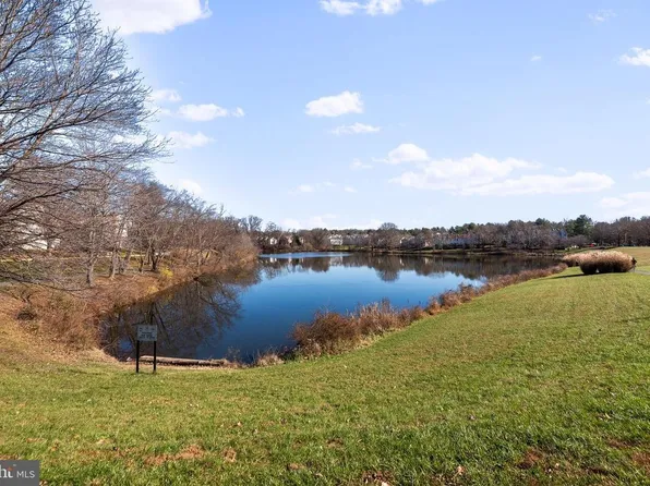 33 Sky Blue Ct, Germantown, MD 20874