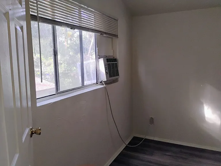 538 State St — Photo 39