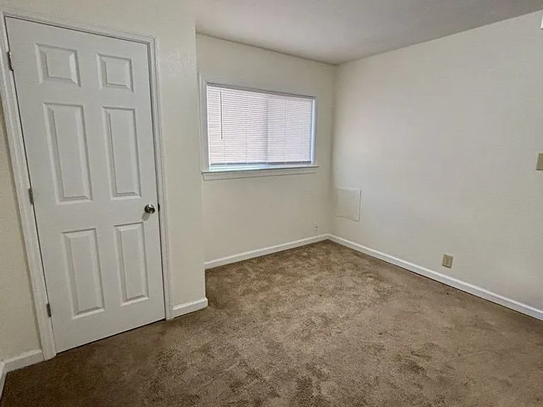 500 Skyline Dr Unit 16 — Photo 56