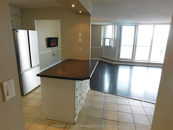 3rd image of 323 Colborne St #2004