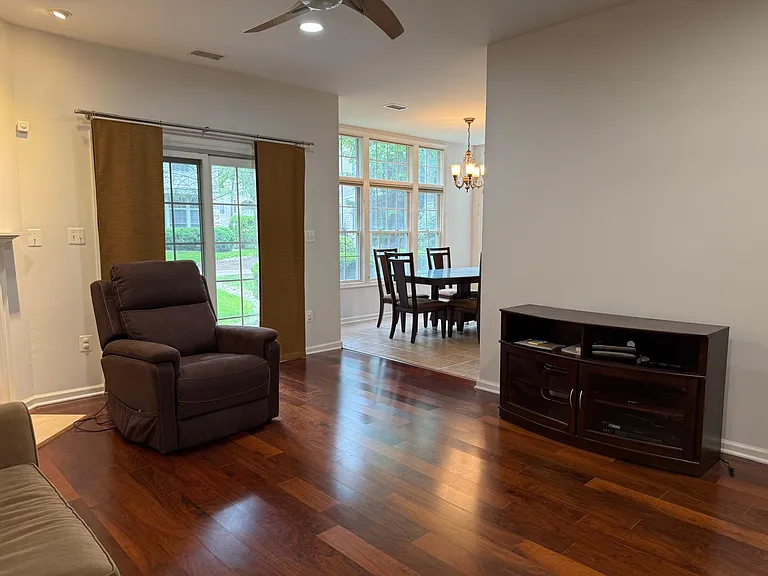 620 Turlington Ct — Photo 3