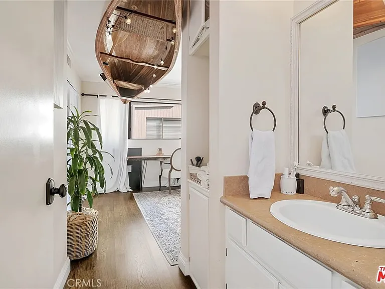 2500 Abbot Kinney Blvd #3 — Photo 4
