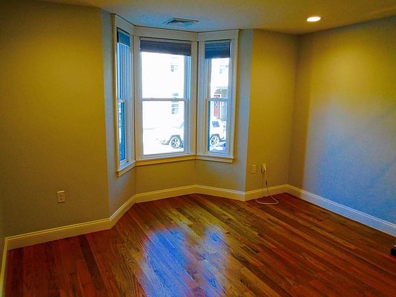 4th image of 170 W 7th St #1