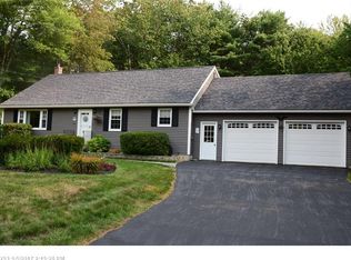 38 Merganser Ln, Topsham, ME 04086