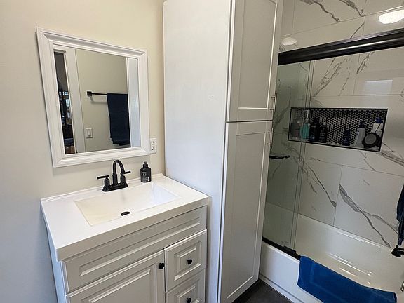5th image of 1425 University Ave #5