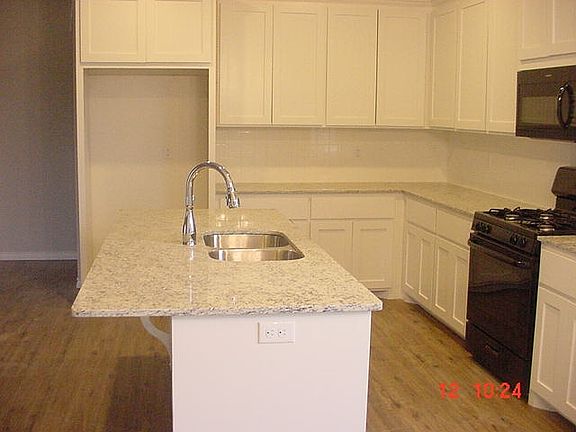 5th image of 1112 Cross Point St