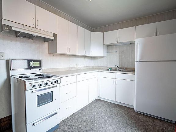 3rd image of 141 E North St