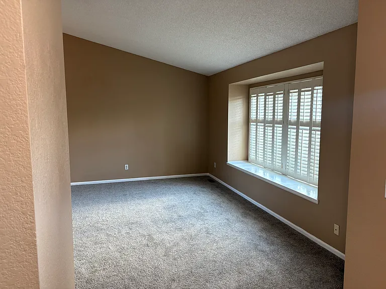 9252 Crestmore Way — Photo 6