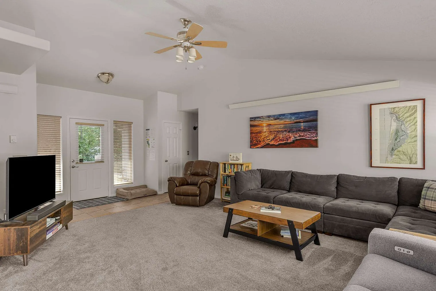 3 bed, 2.0 bath, 1313 sqft, $5,560 — Photo 1