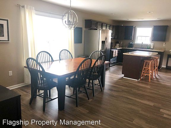 3rd image of 311 Glenlea Ln