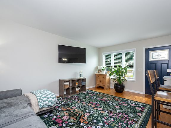 3rd image of 26914 116th St